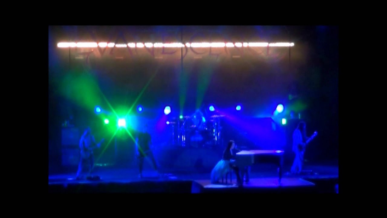 Evanescence Live in Perú (25-10-12) / Part 1 [EVTEAM]