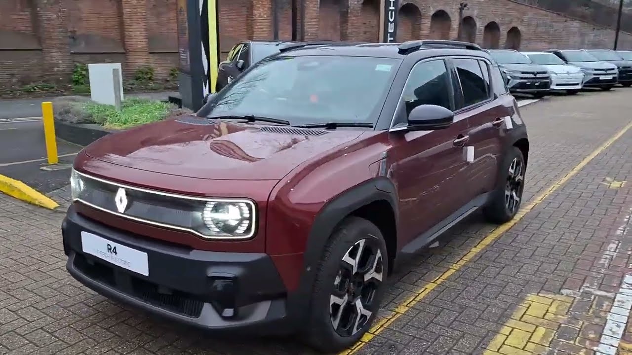 BRAND NEW RENAULT 4 TECHNO E-TECH 100% ELECTRICE in Carman Red @ Renault Croydon