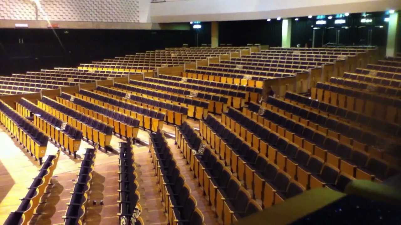 Lighthouse Poole floor change part 1