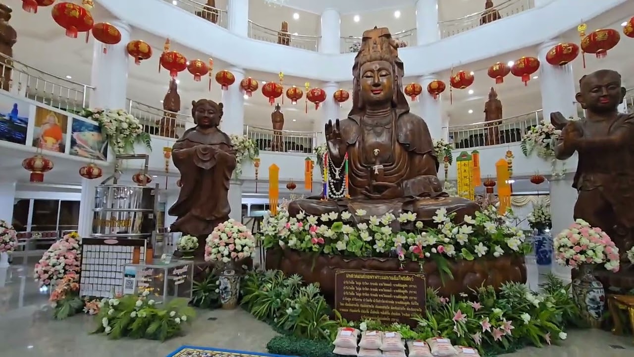 Wat Huay Pla Kang (Red Temple Chiang Rai) #thailand #chiangrai #ytvideos #temple #culture #buddha 