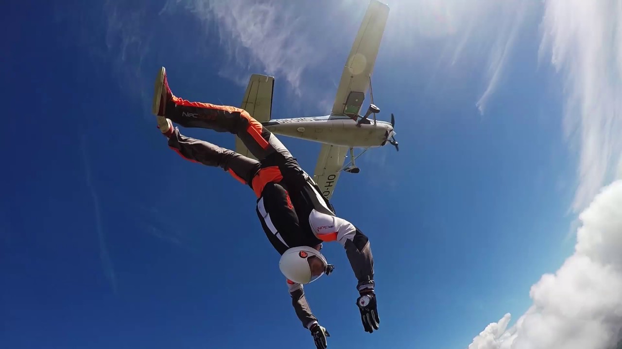 Skydive Oulu juhannuslauantain hypyt 2017