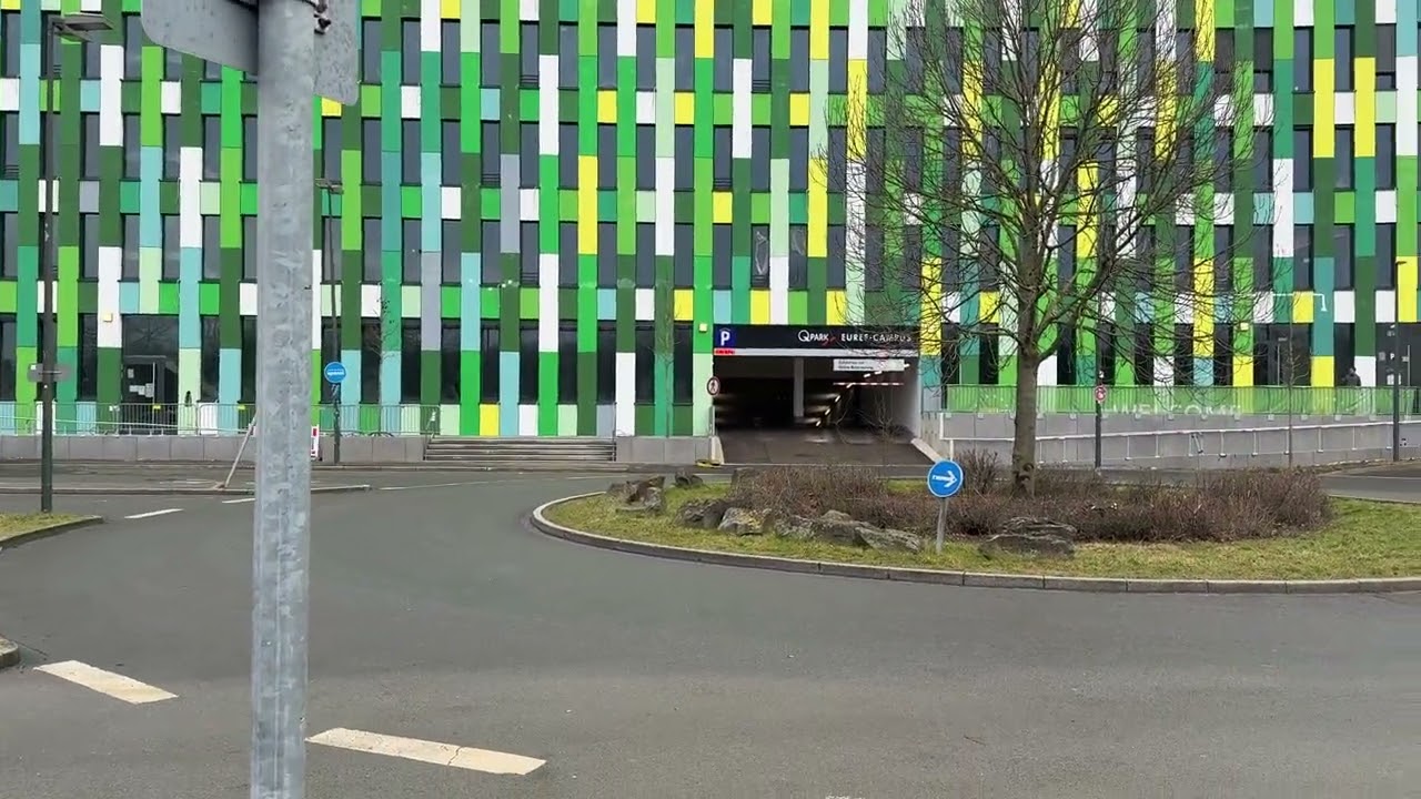 Beliebter Parkplatz am Fernbahnhof Düsseldorf Flughafen dauerhaft geschlossen