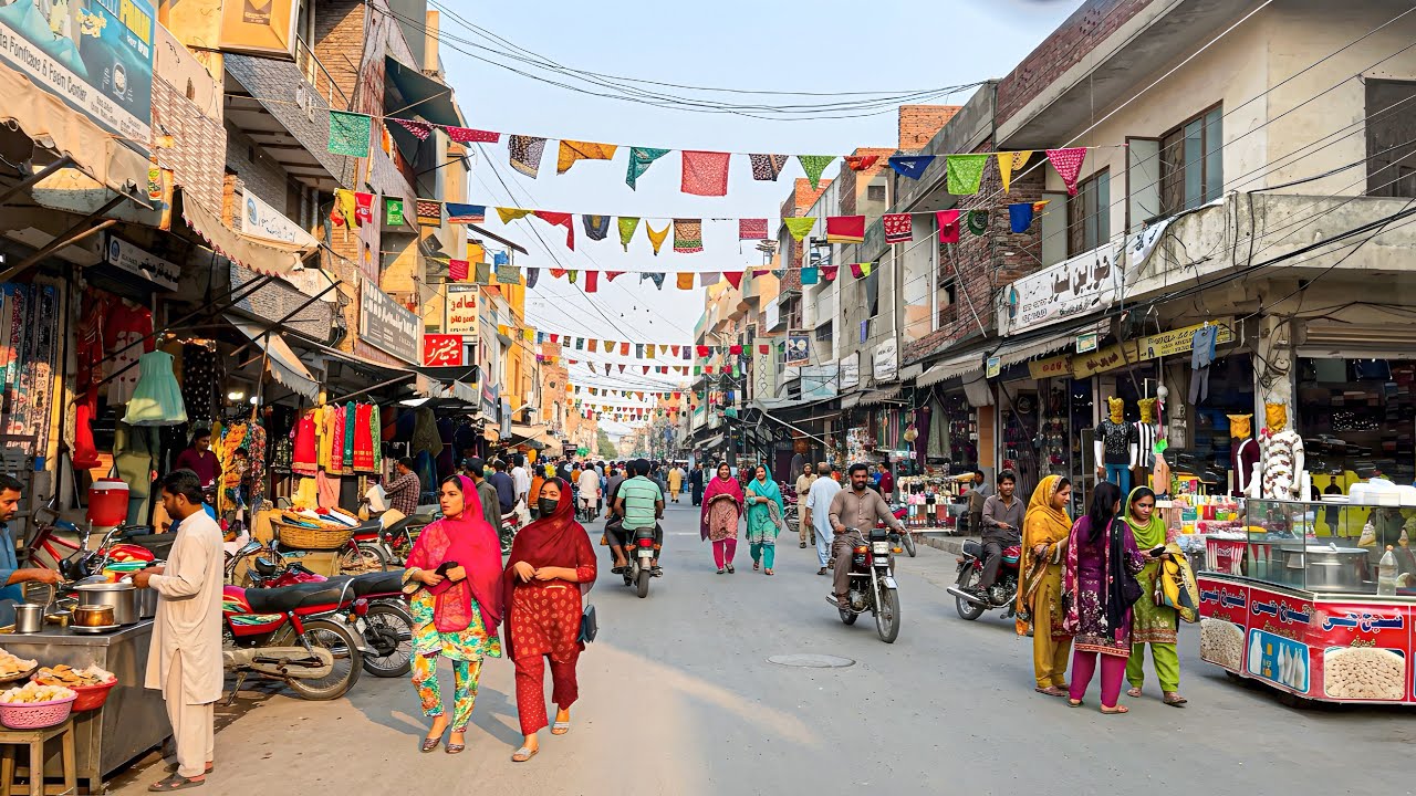Busy Market Road Tour in Pakistan 🇵🇰 | Aqeel Walking Diaries.