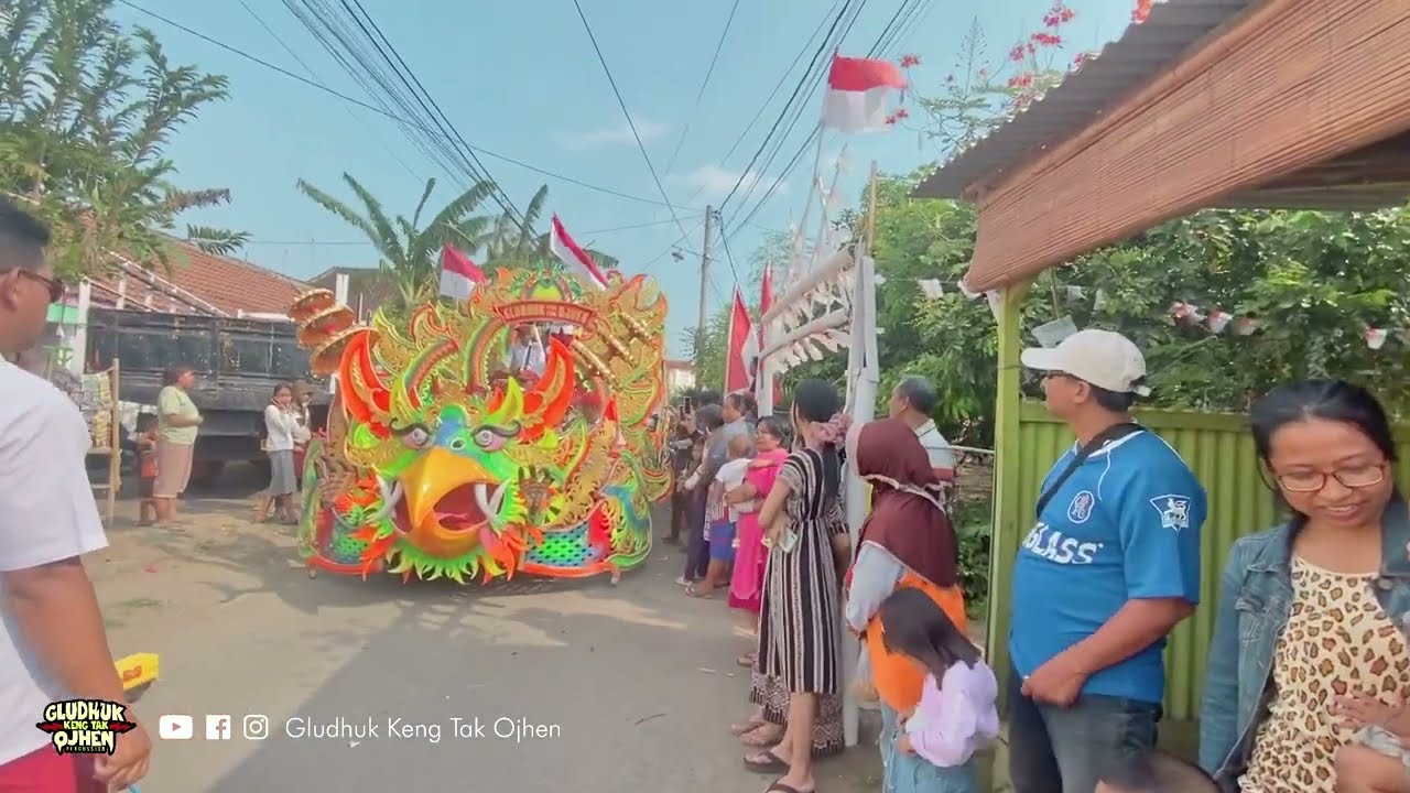 PAWAI RW 14 KANIGARAN - Persembahan RT 05 bersama Gludhuk Keng Tak Ojhen Percussion Kota Probolinggo
