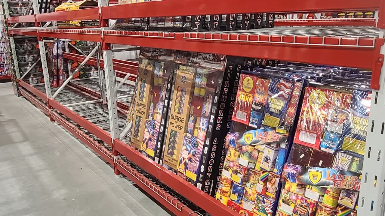 Fireworks Superstore in Hannibal MO assortments part 3!