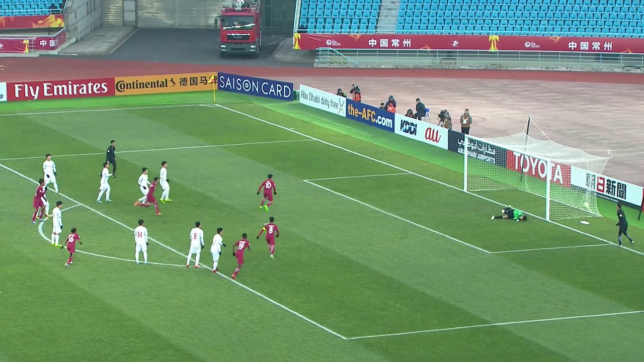 Akram Afif scores the first goal of the semi-finals for Qatar from the penalty spot!