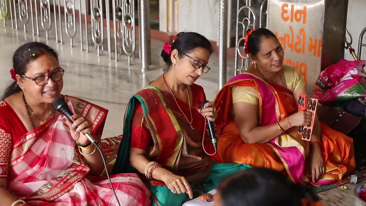 🏵️ખમ્મા ખમ્મા મારા અંબે માં 🏵️(લખેલું છે) કલ્પના બેન