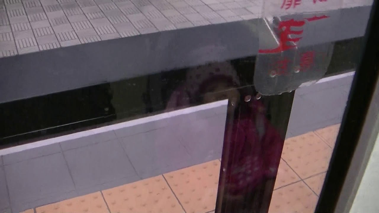 2 stages of door!!Japanese train!!Senrichuuou station!!