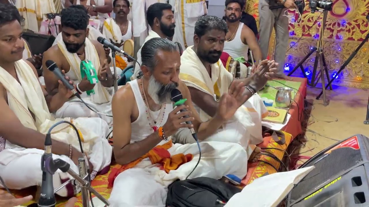 ചെട്ടികുളങ്ങര അമ്മക്ക് കുത്തിയോട്ട വഴിപാട്.  പാദങ്ങൾ.   
