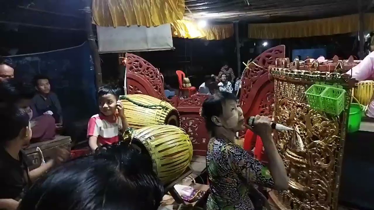 နတ်ပွဲ မစခင် ဧည့်ခံတီးထားတာလေးပါ