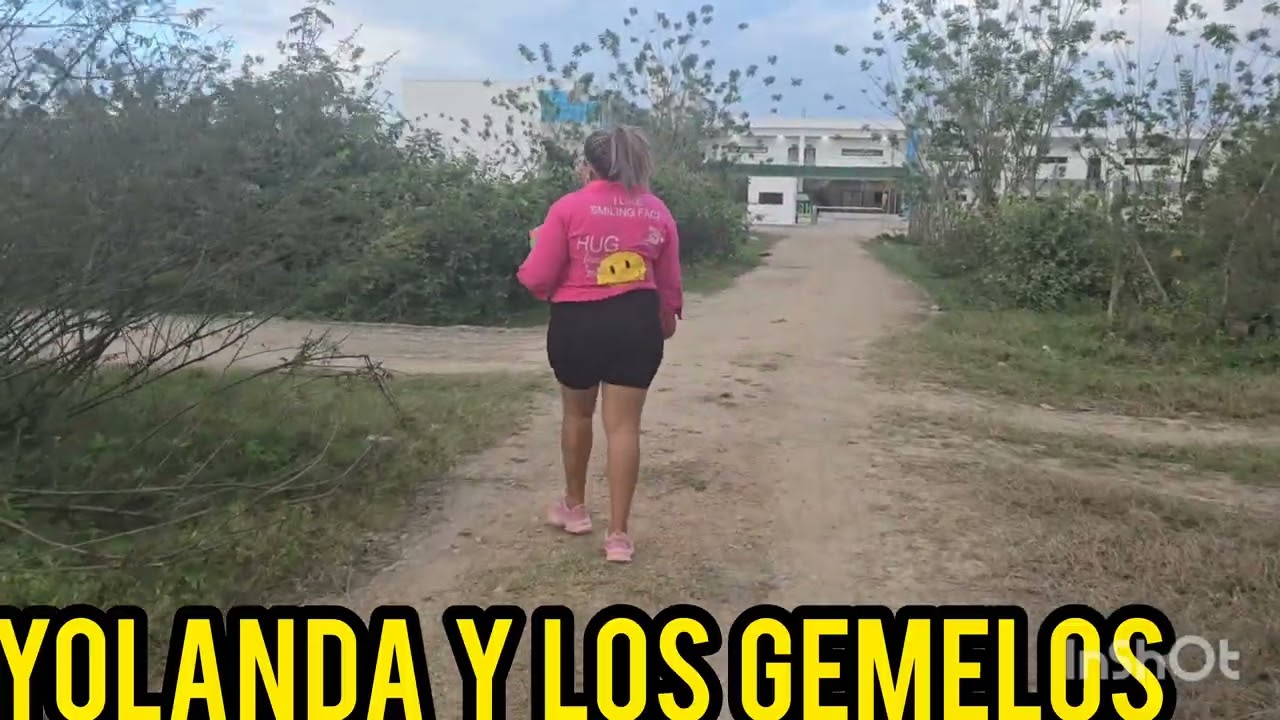 YOLANDA Y EL MUJERON RECORRIENDO LA UNIVERCIDAD