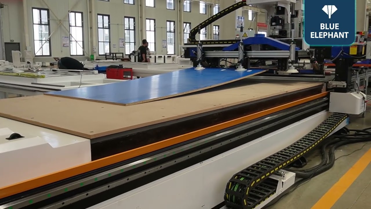 Nesting cnc machine With loading and unloading platform，9 vertical drills and Labeling Function