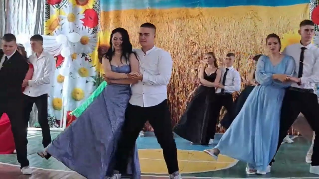 Неймовірно ніжний і зворушливий вальс випускників-2024 Ленковецький ліцей