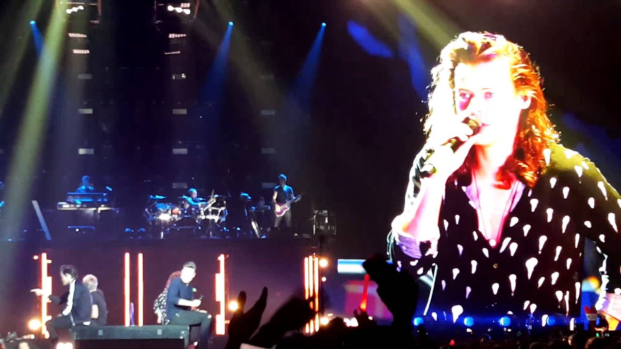 12: Niall Talking + Don't Forget Where You Belong // OTRA London 29/09/15