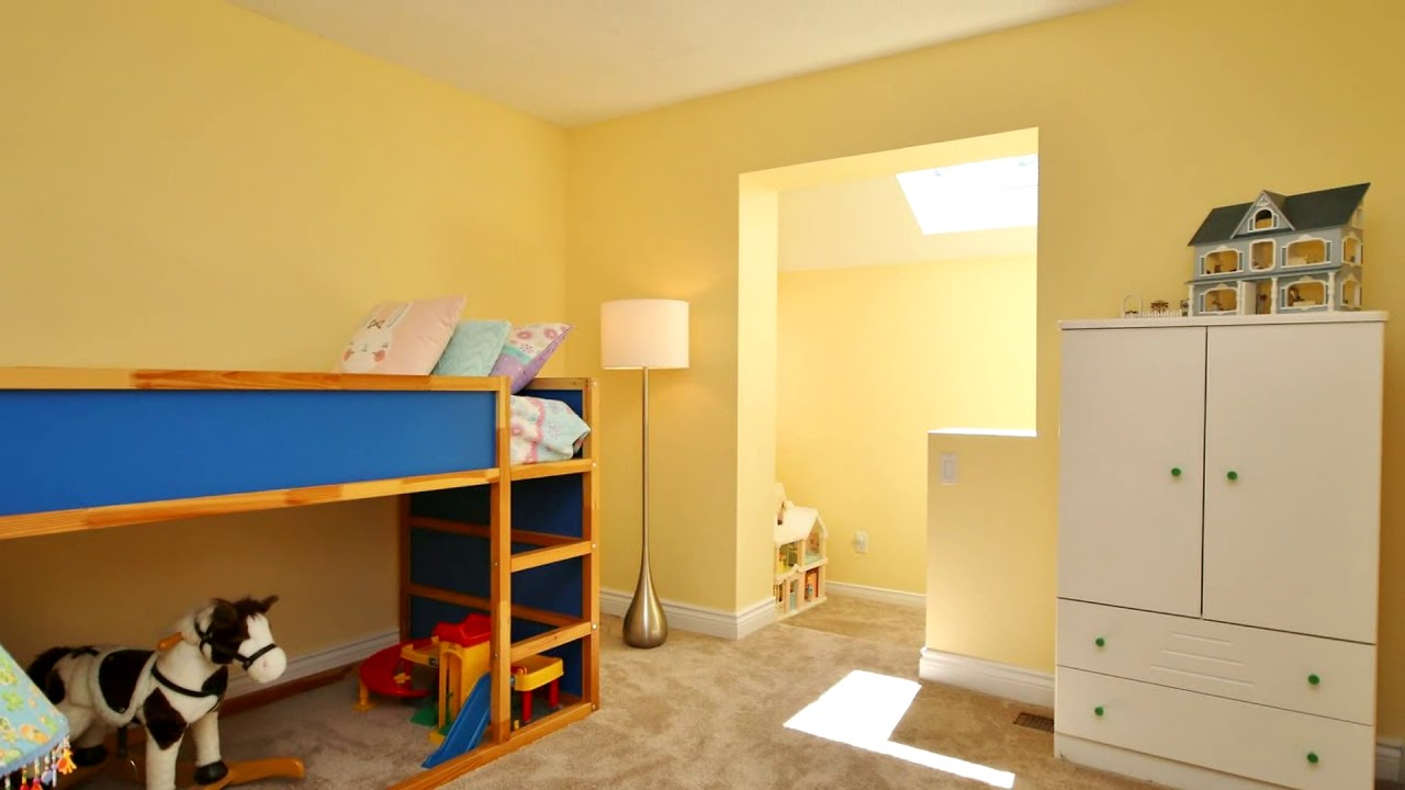 13 Ratan, Ottawa, Ontario