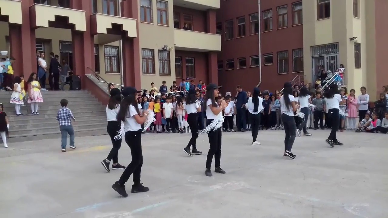 Aziziye Ortaokulu Ego Dansı