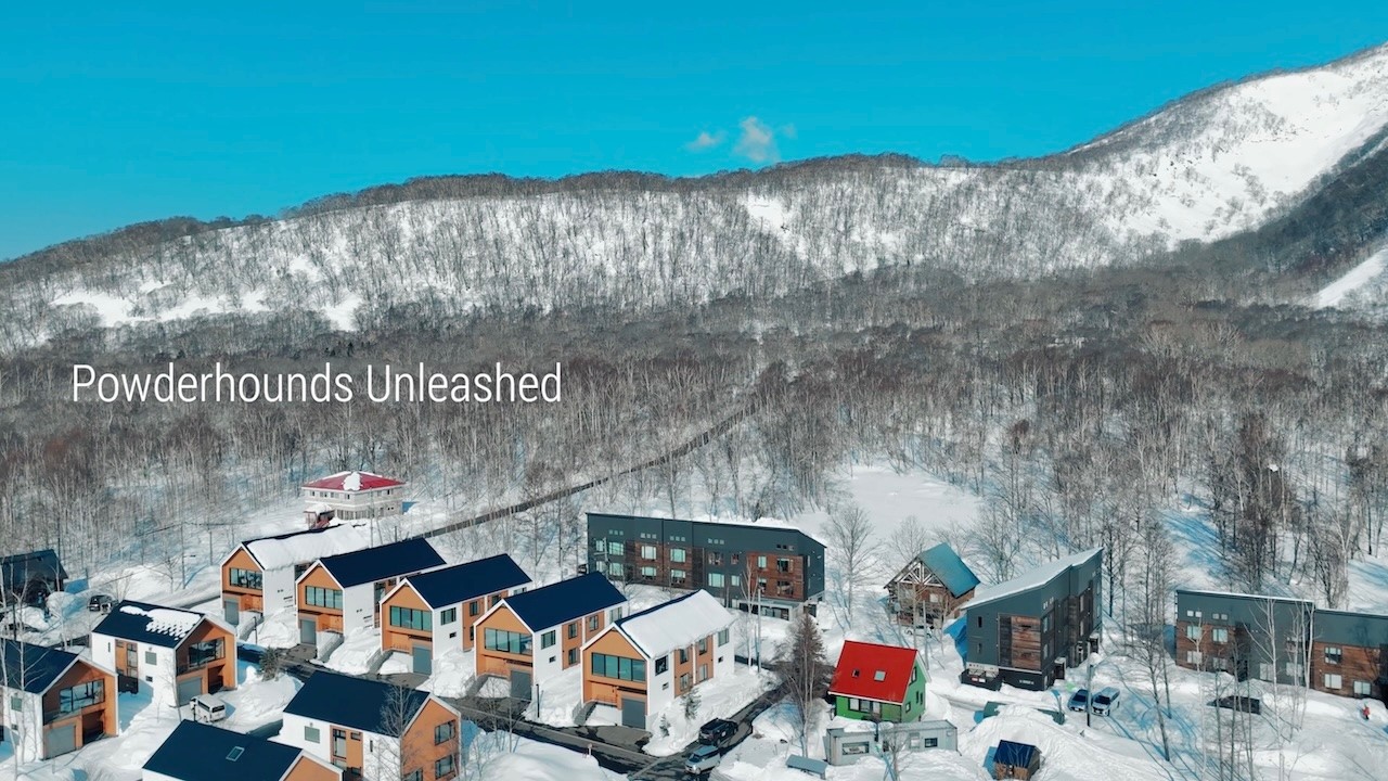Powderhounds Unleashed - Higashiyama, Niseko