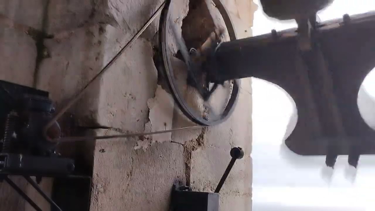 Primer volteo de campanas en la Ermitana desde dentro por San Antoni 
