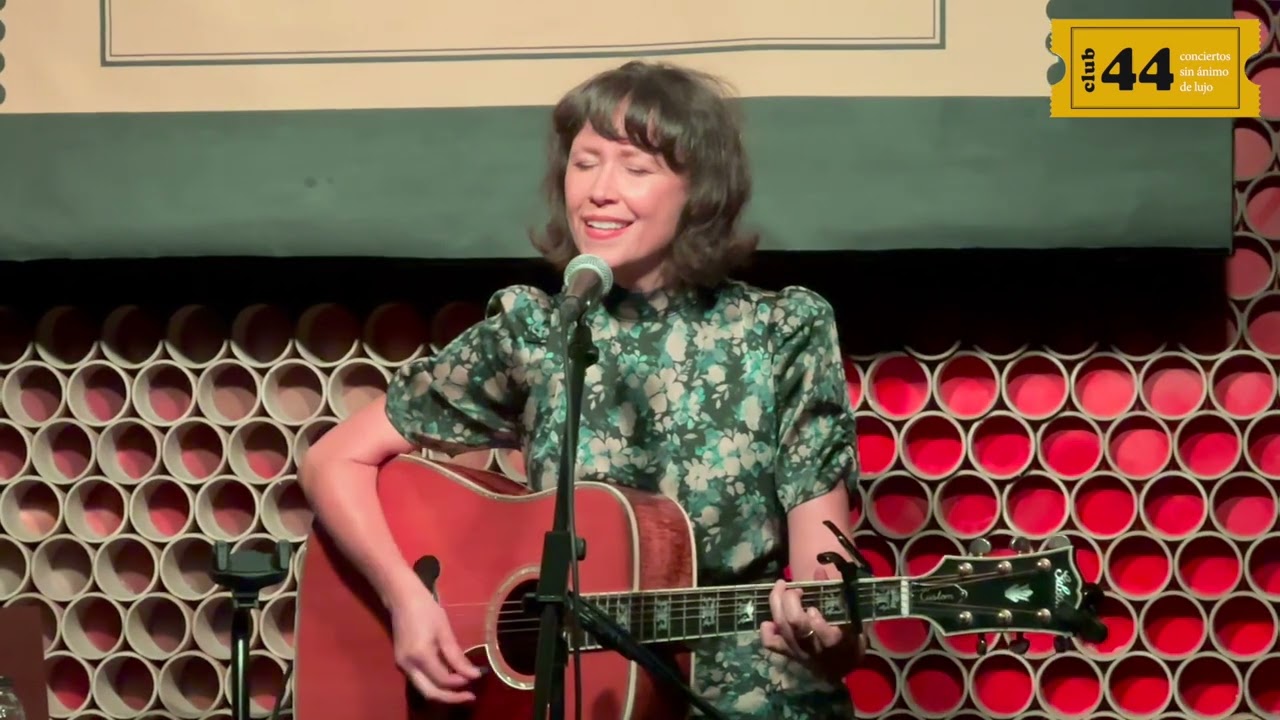 SARAH LEE GUTHRIE - Catch the Wind Donovan