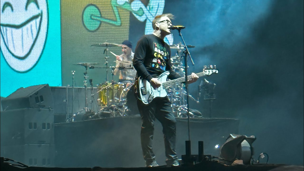 blink-182 “Dammit” (live at Coachella 2023 - Weekend 1)