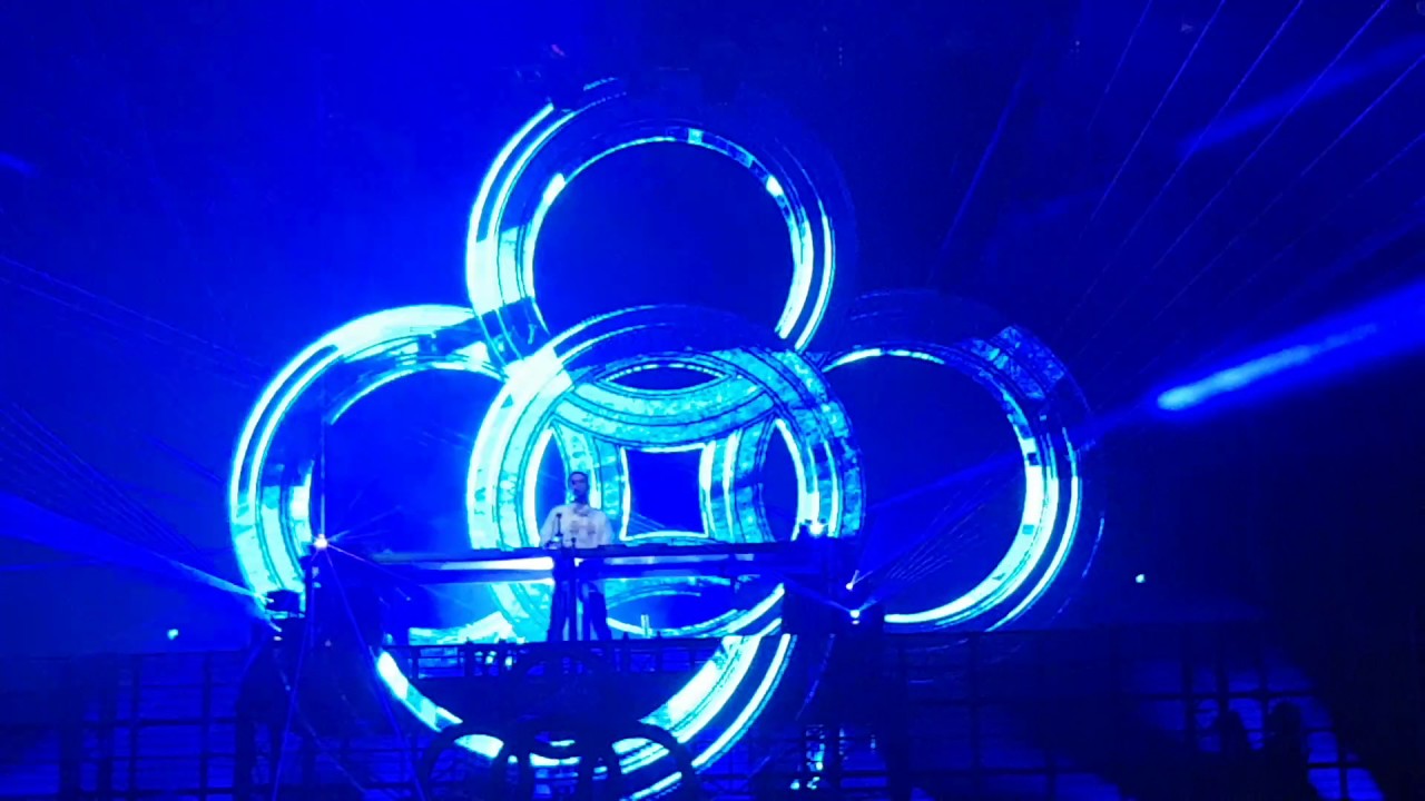 Alesso - Titanium Remix (Sia & David Guetta)  [Live Bravalla]