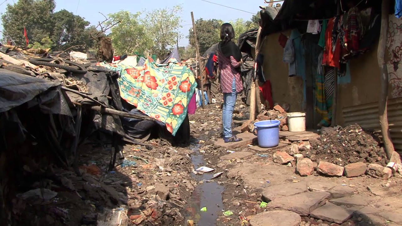 A walk through one of the slums in Bhopal, India