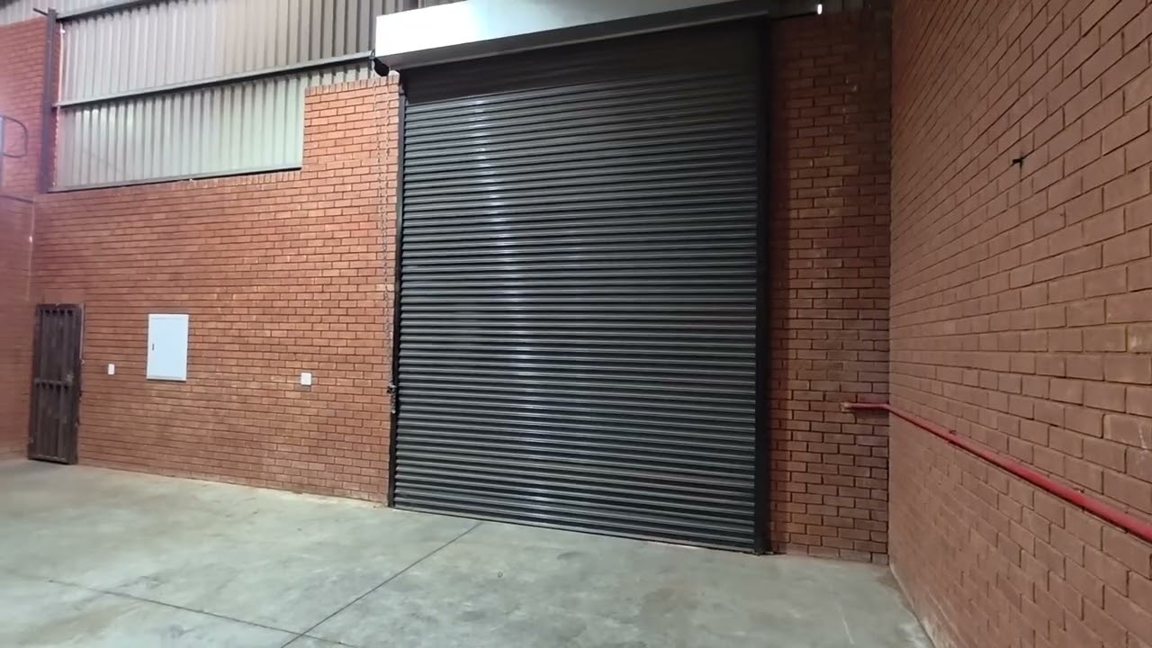 Immaculate 352m2 warehouse To Let in a secure business park in Ormonde.
