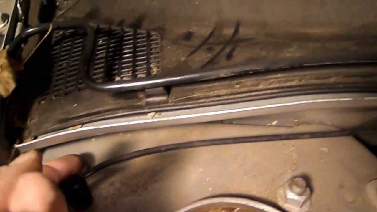 How to Change the Cabin Air Filter on a 2004 Buick Century
