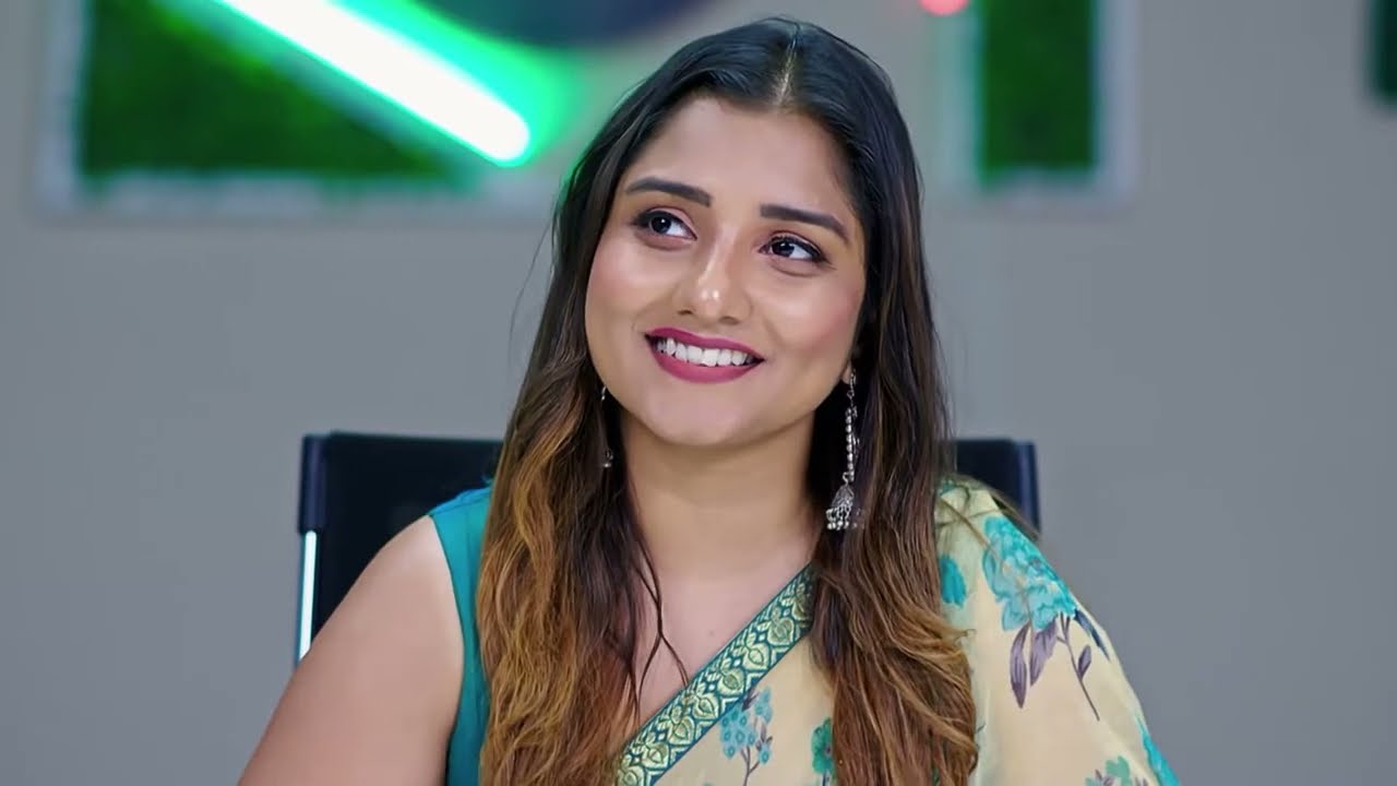 Sravani’s బదిలీ ప్లాన్ విఫలమవుతుంది | Radhamma Kuthuru | Full Ep. 1142 | ZEE Telugu