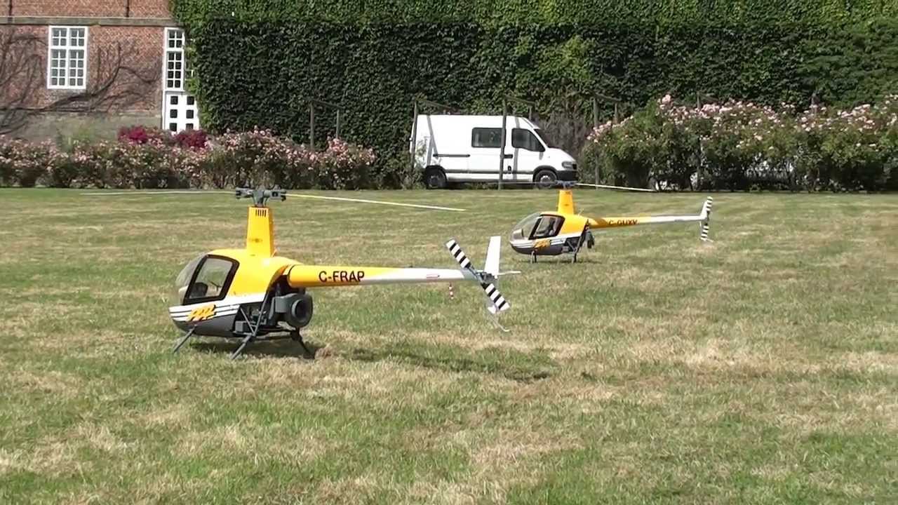 TWO GIANT SCALE 1:3,5 R22 - WE MODELISME 2013 - ENGHIEN  - Paduwat Françis & Guy Vanderschelden