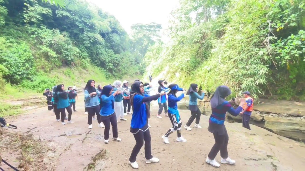Sakit pinggang in the hoyyyyy |💃Kedung Kampak Selanegara🫣#dance #aerobic #kedungkampak #wisataalam