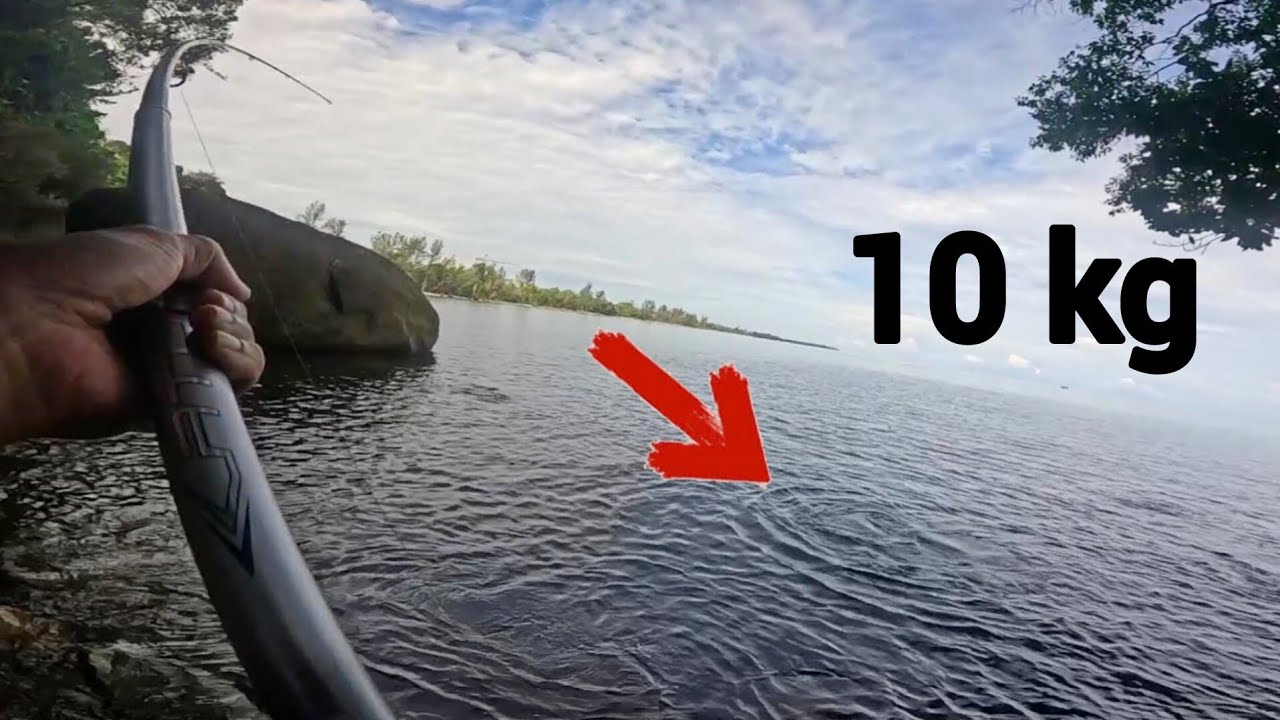 10KG‼️Menegangkan Nak Menaikkan Ikan Besar Di Spot Berbatu Ni | Surf Casting 