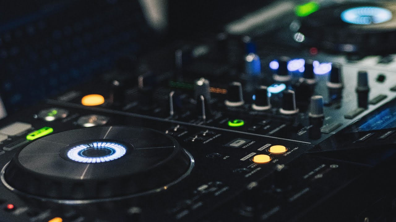 High Tech House Mix 2025 by Nazareo