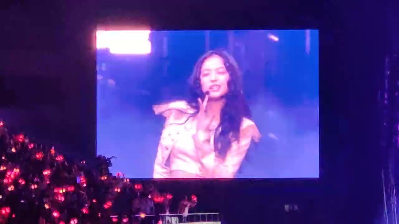 05122022 BLACKPINK - ‘Pretty Savage’ + ‘Whistle’ | BarcelonaTour | LINZZY