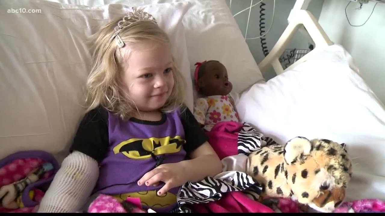 Anna, Elsa and Moana visit sick children at local hospital