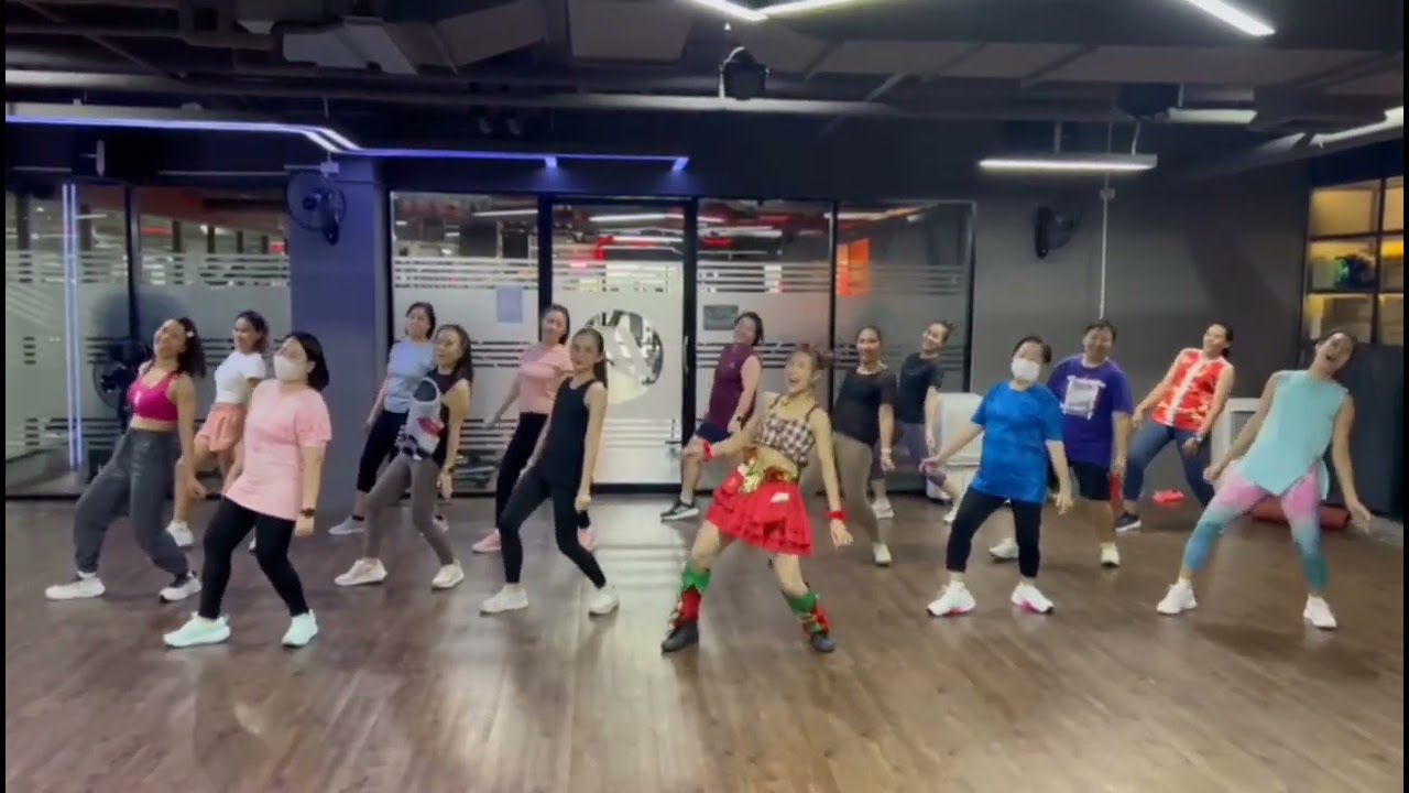 #ยิ่งเหย่ายิ่งหรอย - #บ่าววี  #amseatwo  | #ท่าเต้น #petchydance #kornremix #สามช่า #เพลงฮิตในtiktok