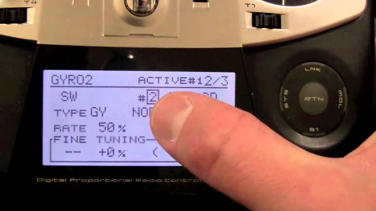 Bobby Watts Demonstrates How to Set Up the Futaba CGY 750 Flybarless Unit (Part 1 of 2)