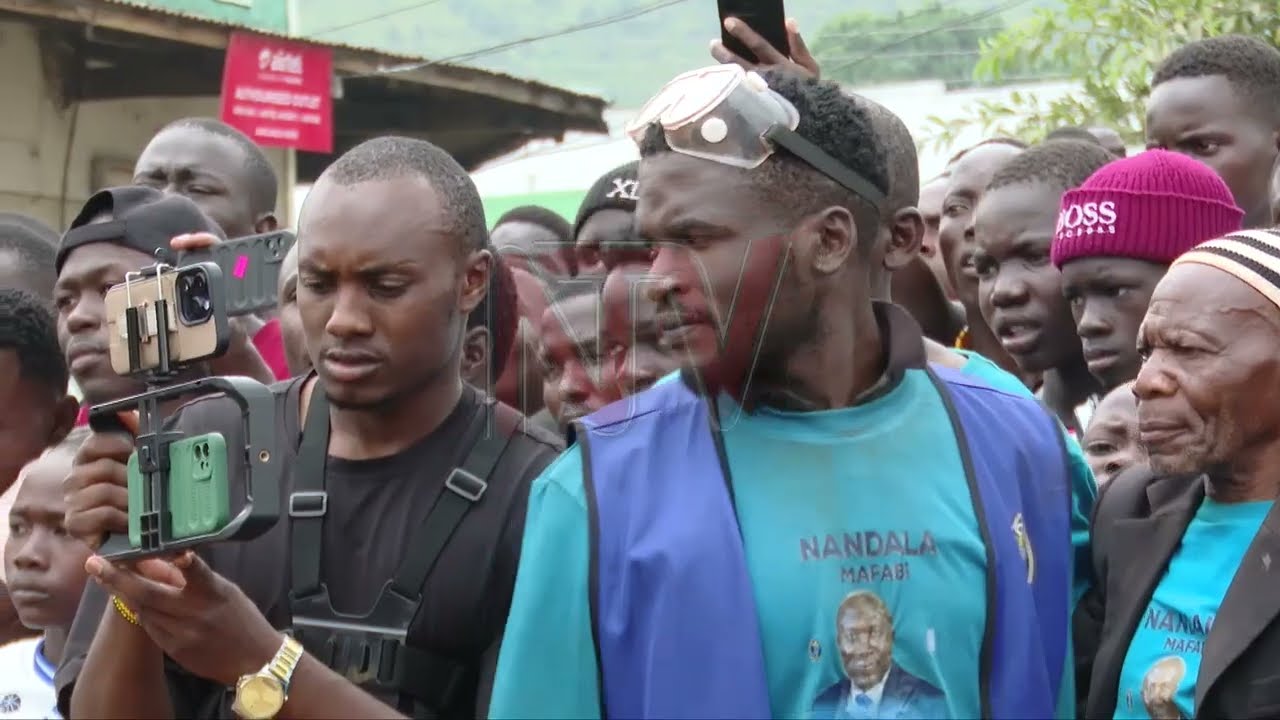 Nandala Mafabi asuubizza okukola ku bizibu ebiruma ab’e Ntoroko ne Bundibugyo