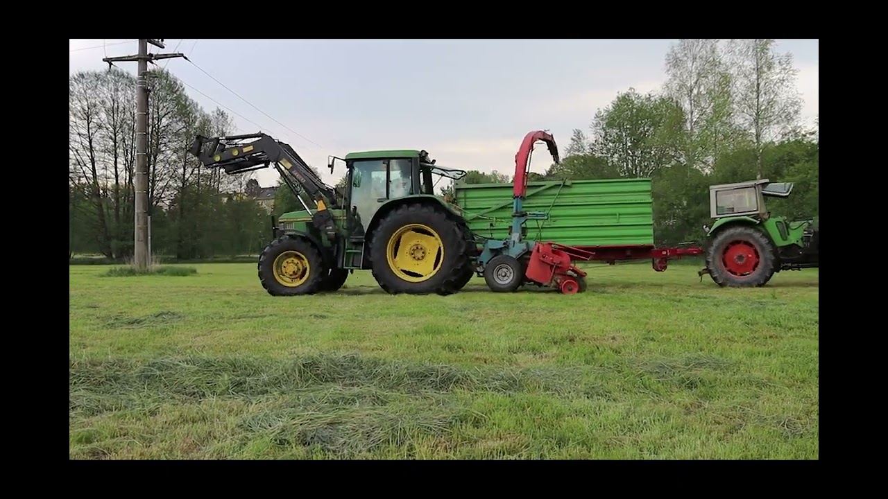 Gras Häckseln mit Mengele John Deere Eicher Deutz Oldtimer Häckseln