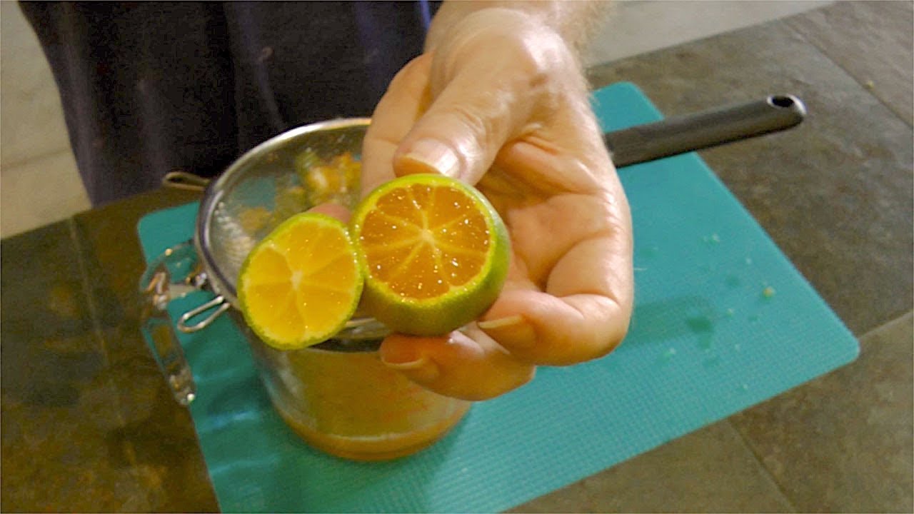 Making a Calamansi Lime Drink