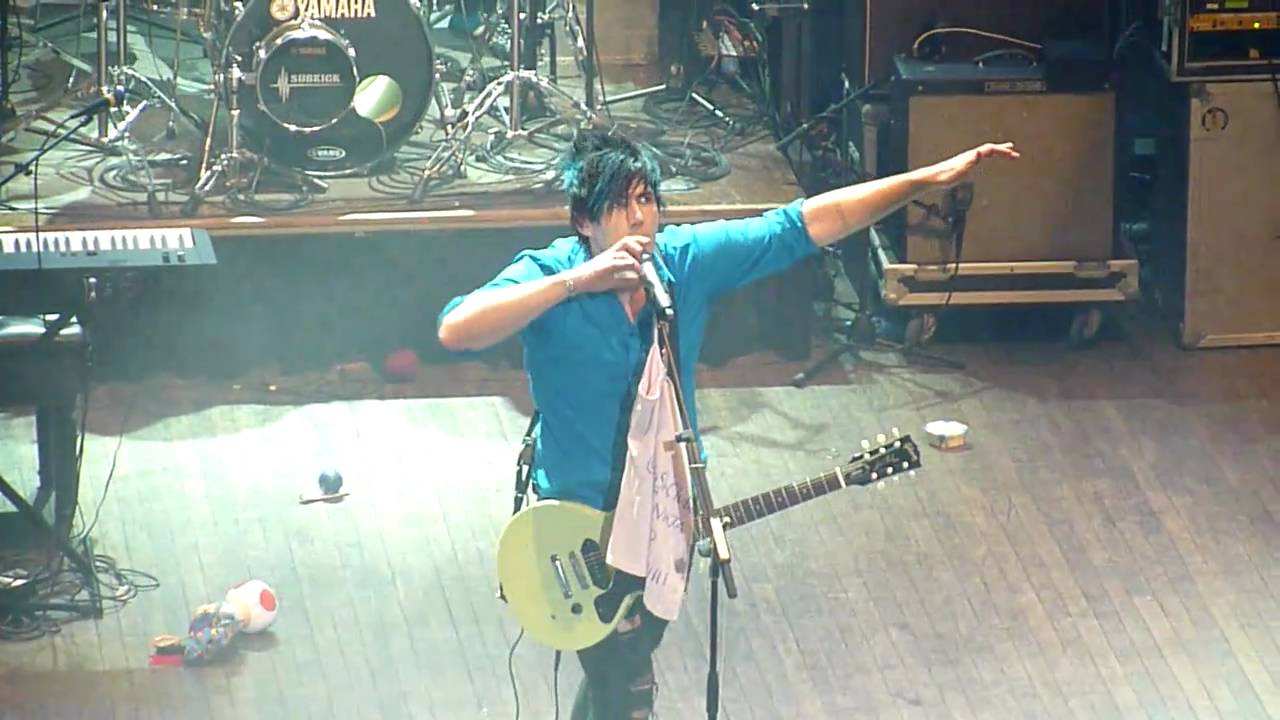(HD) Marianas Trench Cross My Heart -Orpheum Vancouver