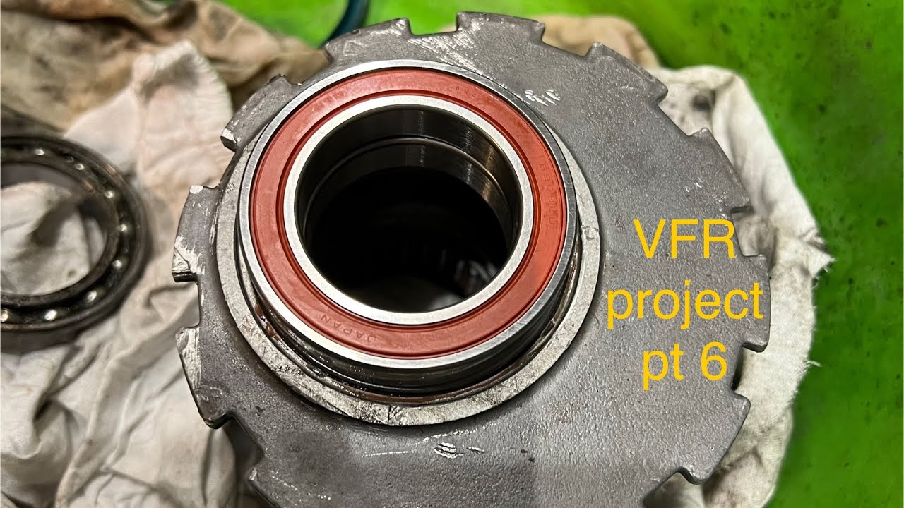 Honda VFR750F Interceptor | Rear wheel hub bearing replacement | RC36-2 ‘94