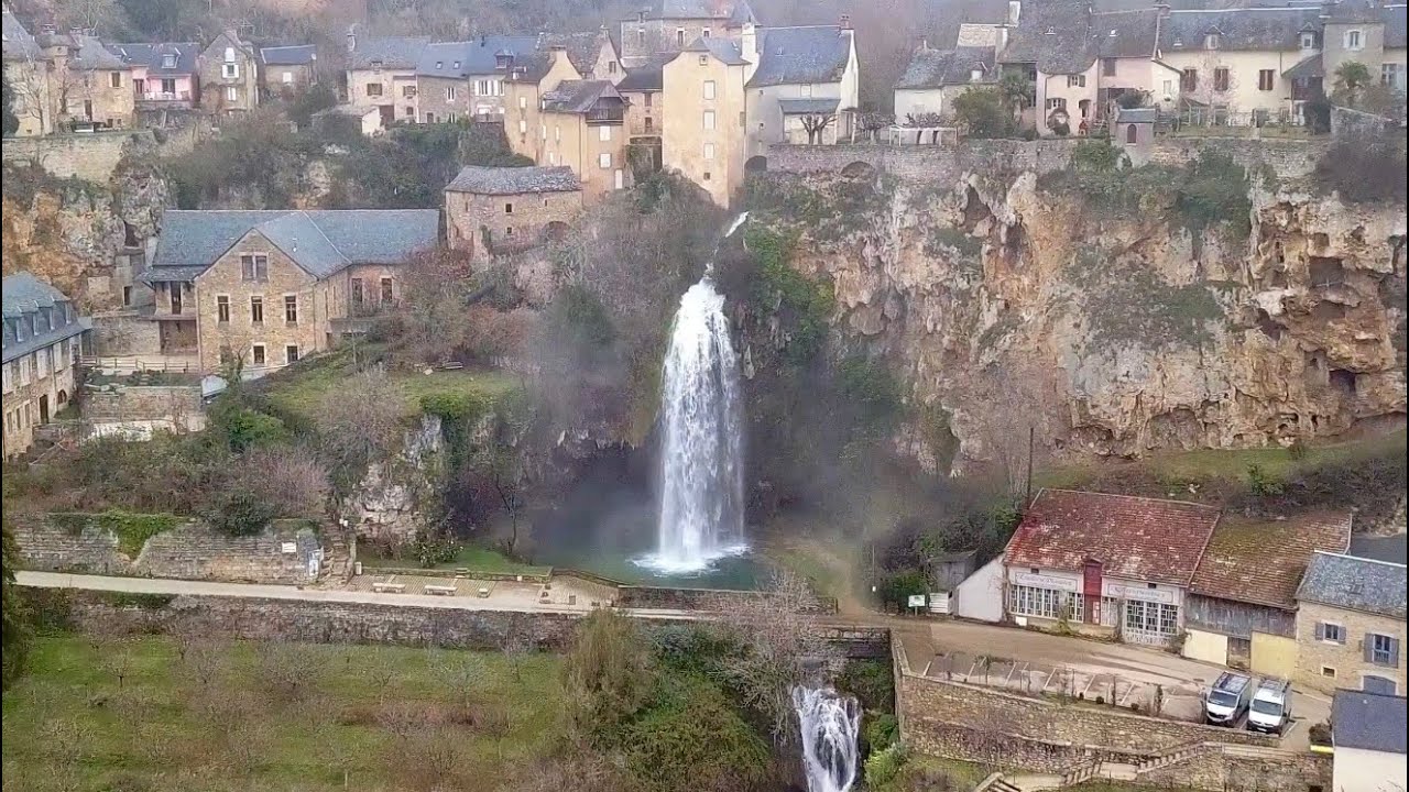 Cascade de Salles-la-Source 🌊 [drone 4K] 🚁