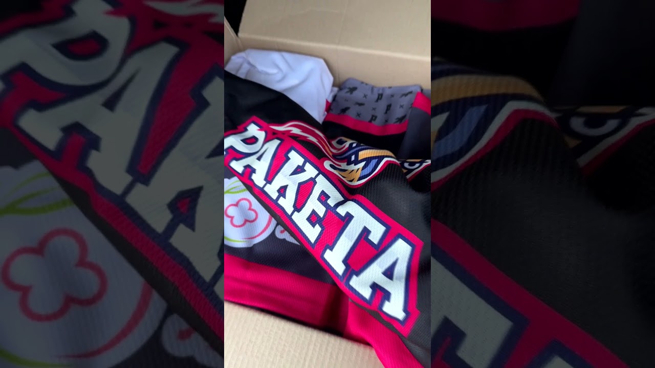 Ура! Прибыл новый комплект игровых свитеров! #hockey #хоккей #луч