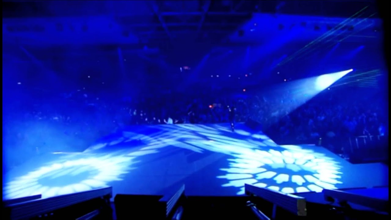 Ferry Corsten feat Betsie Larkin  -  Made of Love (live official)