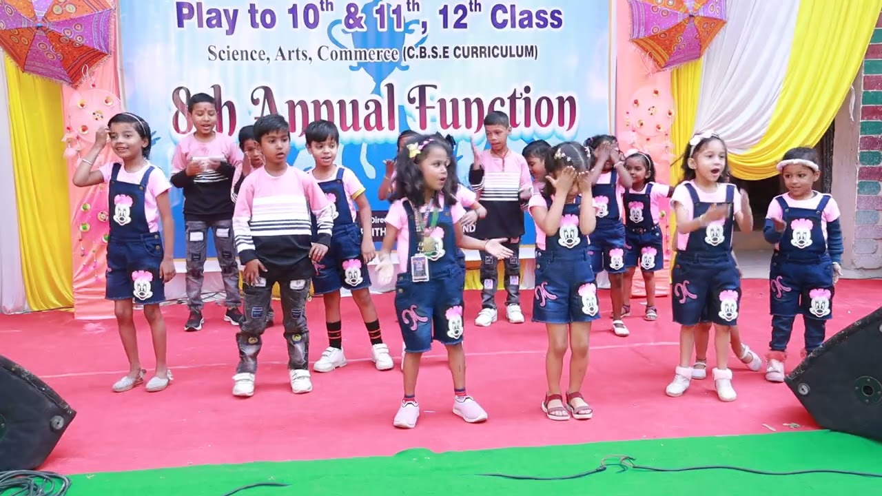 Nursery class dance performance on  BUM BUM BOLE and CHHOTA BACCHA JAAN KE