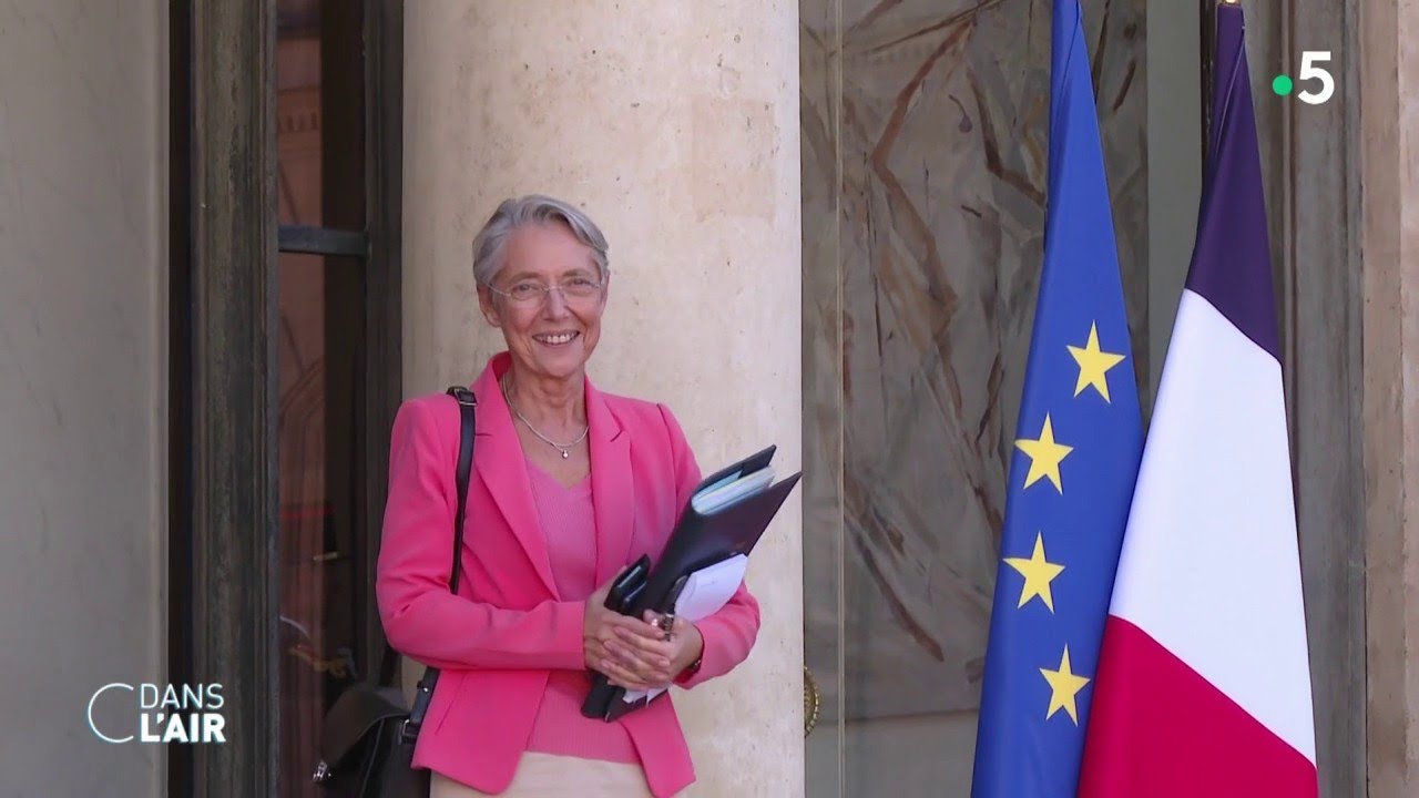 Élisabeth Borne : Première ministre, jusqu'à quand ? - Reportage #cdanslair 17.06.2023