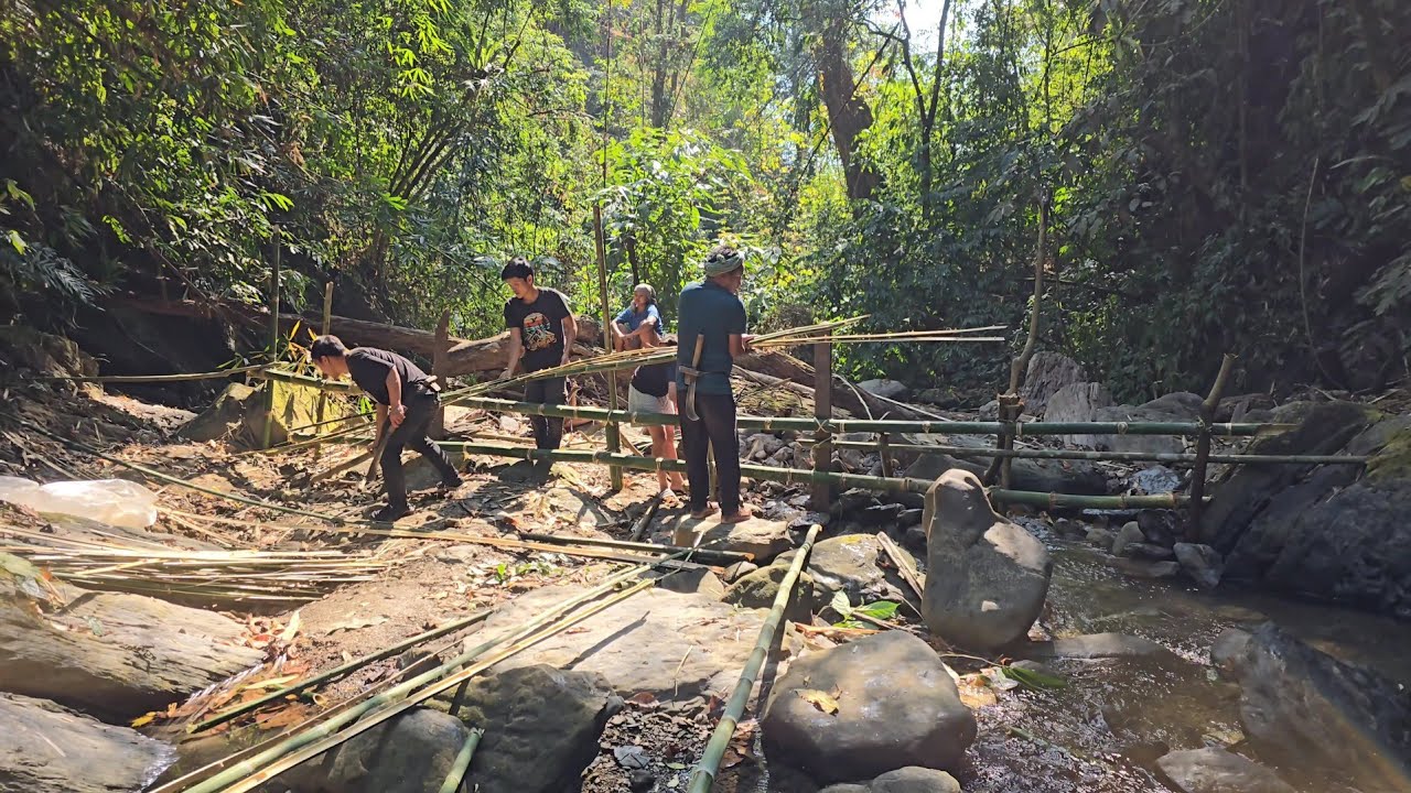 TRADITIONAL FISHING TECHNIQUES || WE BLOCK MOUNTAIN RIVER ⛰️ @youngls