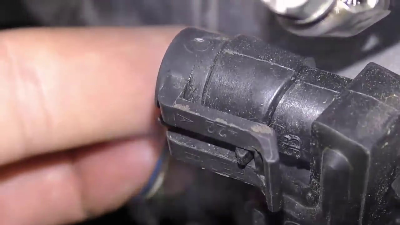 Двигатель глохнет при сбросе газа.
