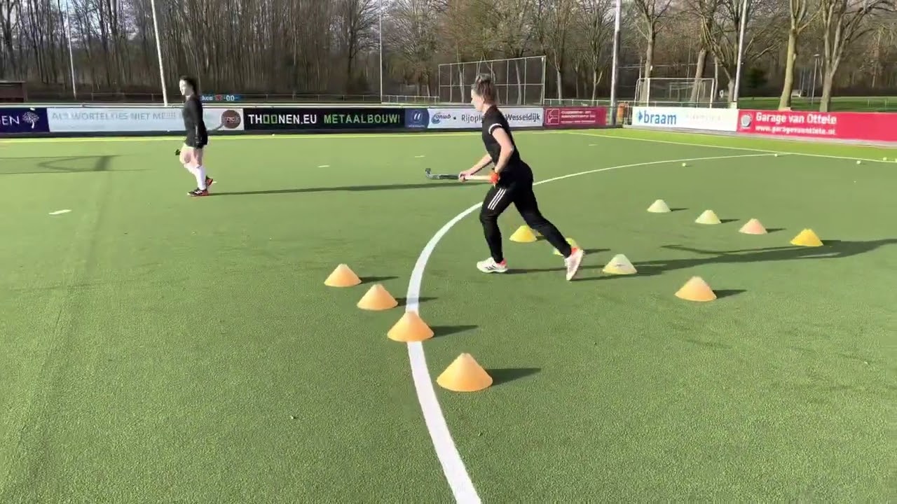 SKILLZ Hockeysupport - Passeerbeweging (drag naar rechts)